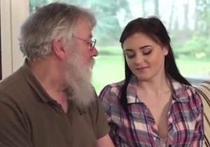 Dark-haired chick showing her oral prowess on cam