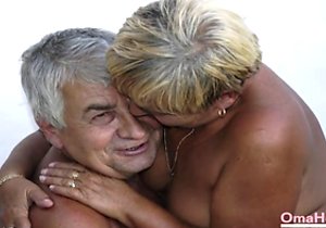 Granny fucking an equally unappealing lady with toys
